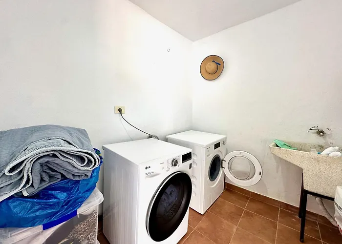 Apartmanhotel Retreat: Ocean View & Modern Comfort 3*