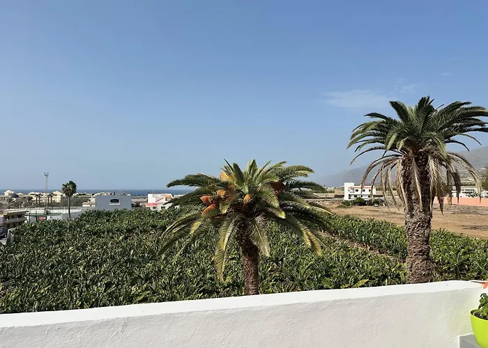 Retreat: Ocean View & Modern Comfort