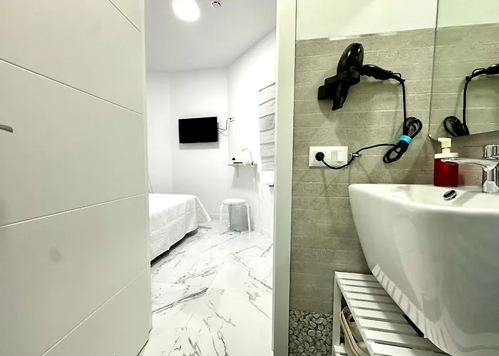 Apartmanhotel Retreat: Ocean View & Modern Comfort