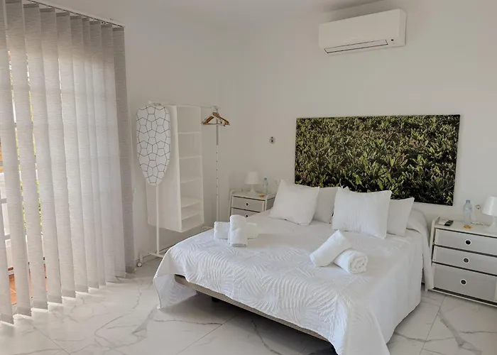 Retreat: Ocean View & Modern Comfort 3*