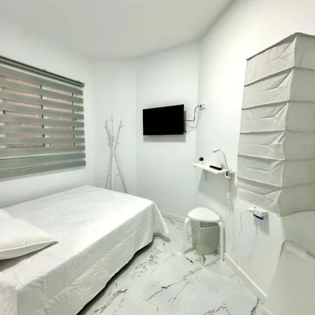 Retreat: Ocean View & Modern Comfort