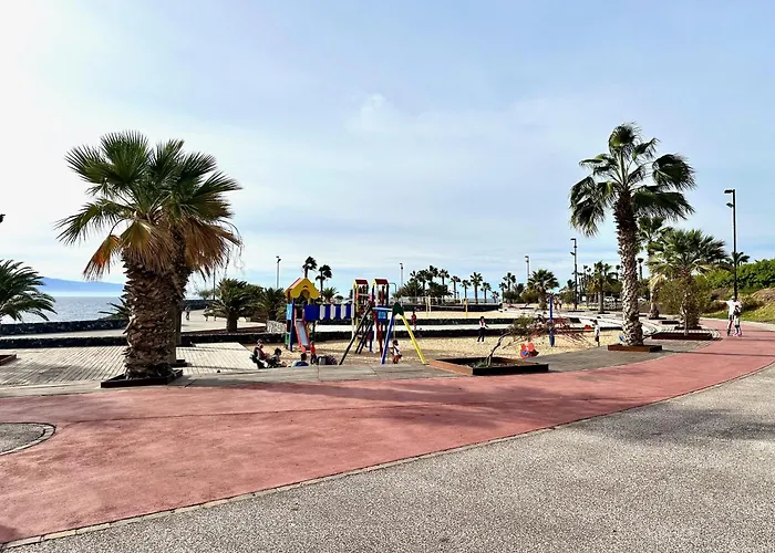 Retreat: Ocean View & Modern Comfort شقة فندقية