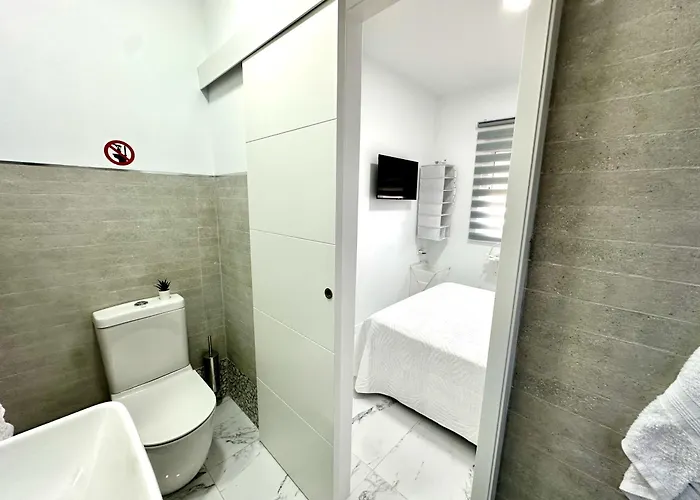 Retreat: Ocean View & Modern Comfort شقة فندقية Alcalá la Real