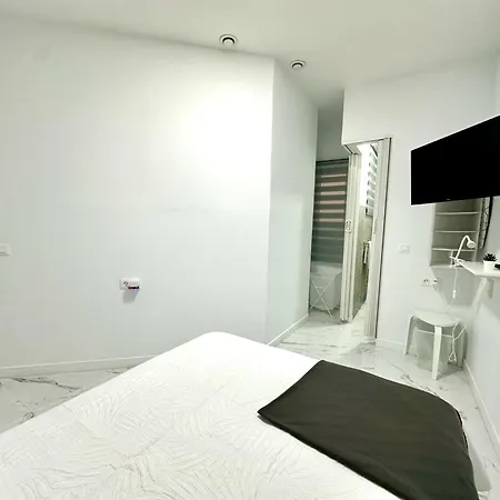 Retreat: Ocean View & Modern Comfort