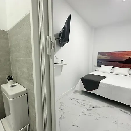 Aparthotel Retreat: Ocean View & Modern Comfort